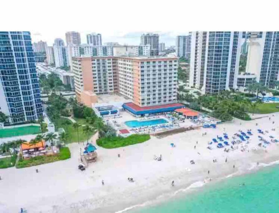 Alojamiento Con Balcon Hacia La Playa 115 Miami Beach Exterior photo